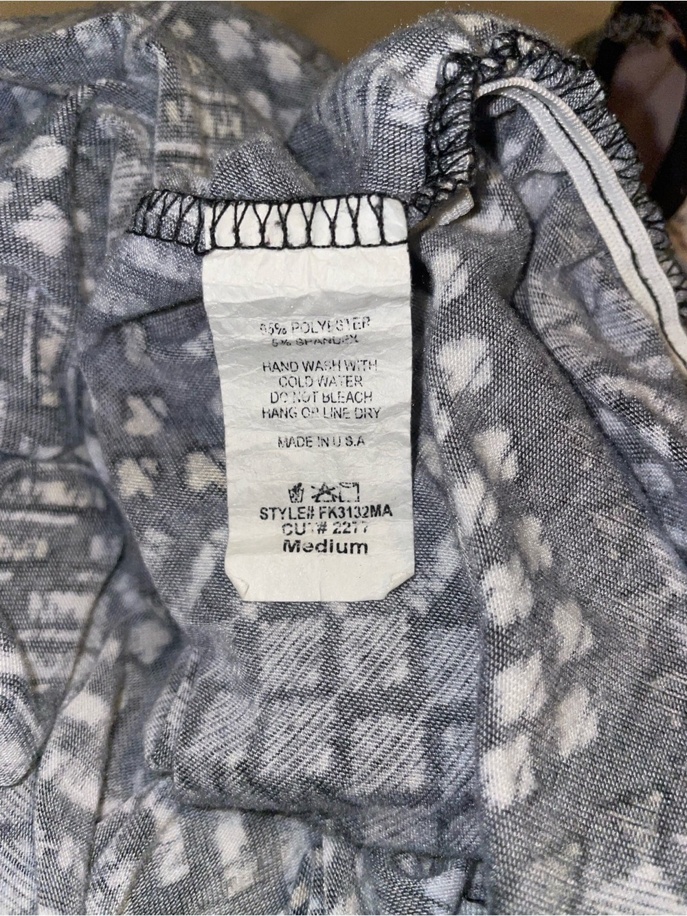 Free Kisses Maternity Black and White Patterned Tank with Decorative. Size M - Picture 5 of 7